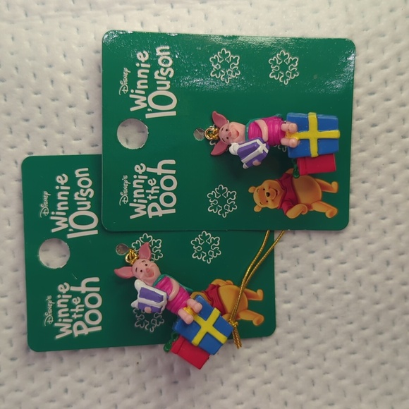 Miniature Winnie the Pooh "Piglet and Presents" Ornaments - Picture 1 of 4